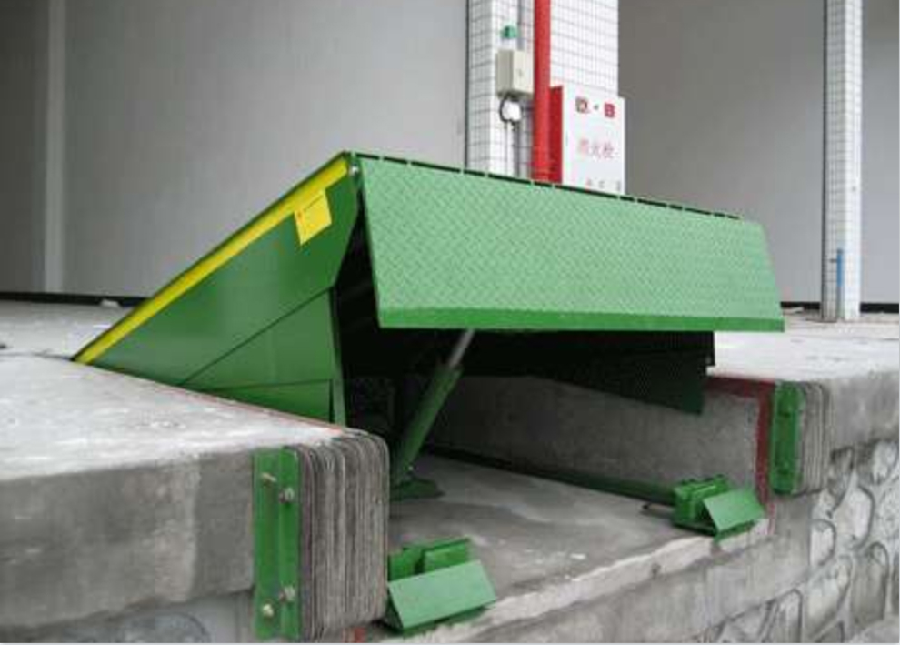 DKL-HE hydraulic dock leveler